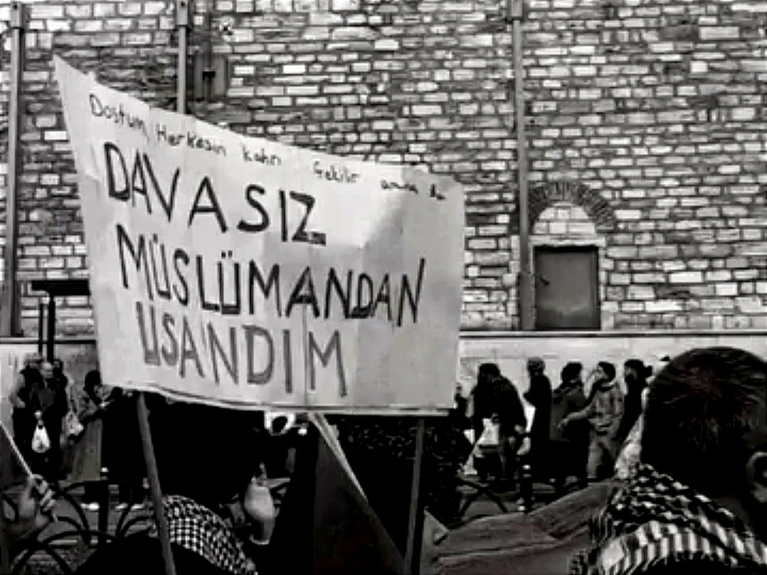 cennethilal_'s tweet photo. Dünyada, dünyanın ihtiyacını hissettiği rûha sâhip olan tek toplum biziz!
Ama o rûhu yitiren ve yitirdiğini bilmeyen de biziz!

Bugün burada değil.
Çünkü biz burada değiliz!
@yenisafakwriter https://t.co/SHgMhtVtCS