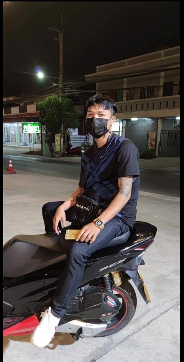 chkkrapan's tweet photo. ถ้าไม่ติดว่าขี้เหร่น่ะ  ผมคงหล่อไปนานเเล้ว😄😄😄 https://t.co/QSPOyd49J6