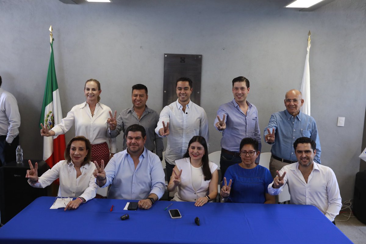 Con votos y con el apoyo de la gente, ¡<a href="/RobertoCabreraV/">Roberto Cabrera</a> ganó San Juan del Río!

Nadie puede quitarnos en la mesa lo que bien ganamos en las urnas. En <a href="/AccionNacional/">Acción Nacional</a> estamos unidos para defender la voluntad de las y los ciudadanos.
