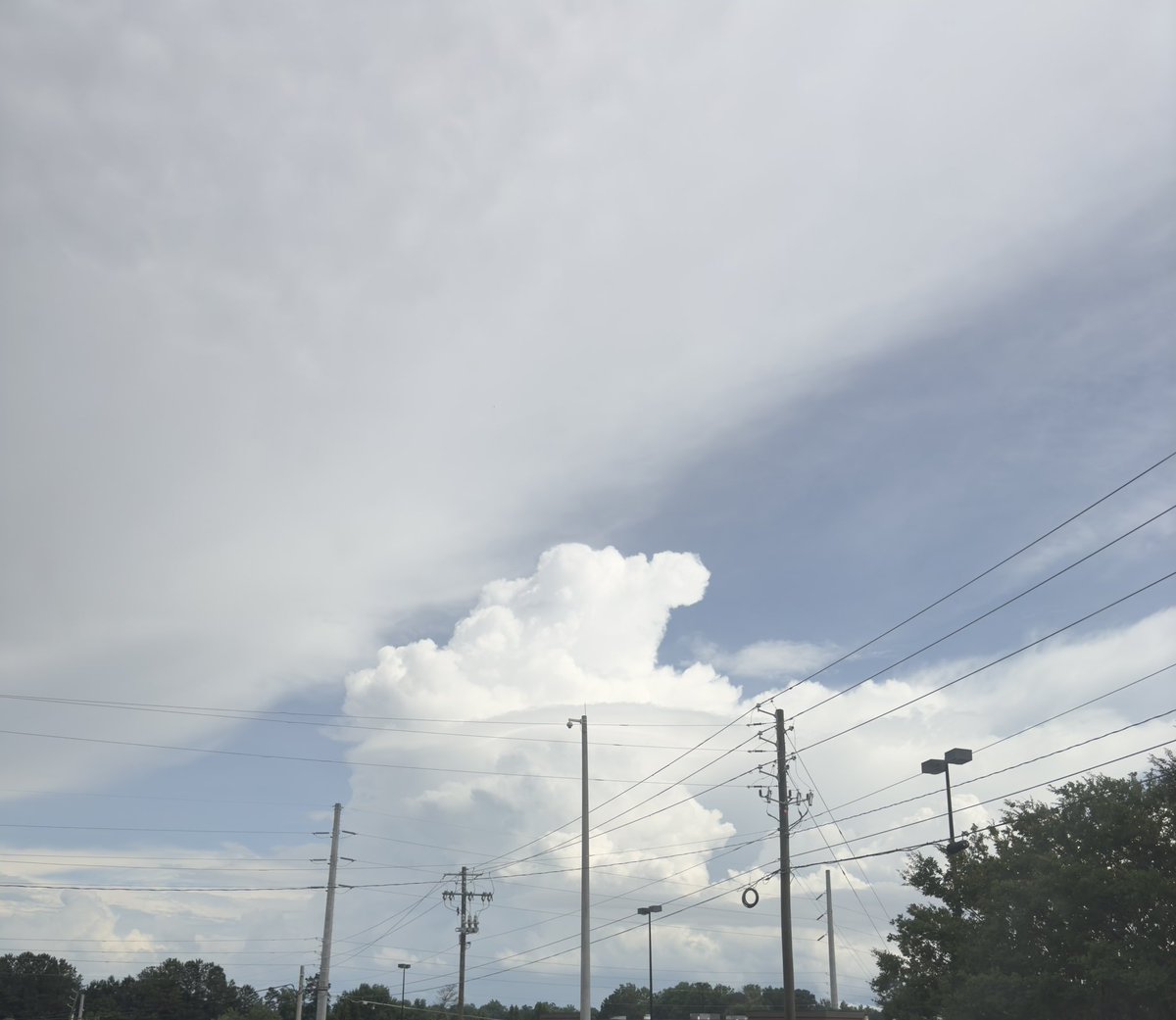 mrbright10's tweet photo. @FOX5Atlanta @JoanneFOX5 The view looking south from Lawrenceville, Ga! https://t.co/XvKW1Y2lPQ