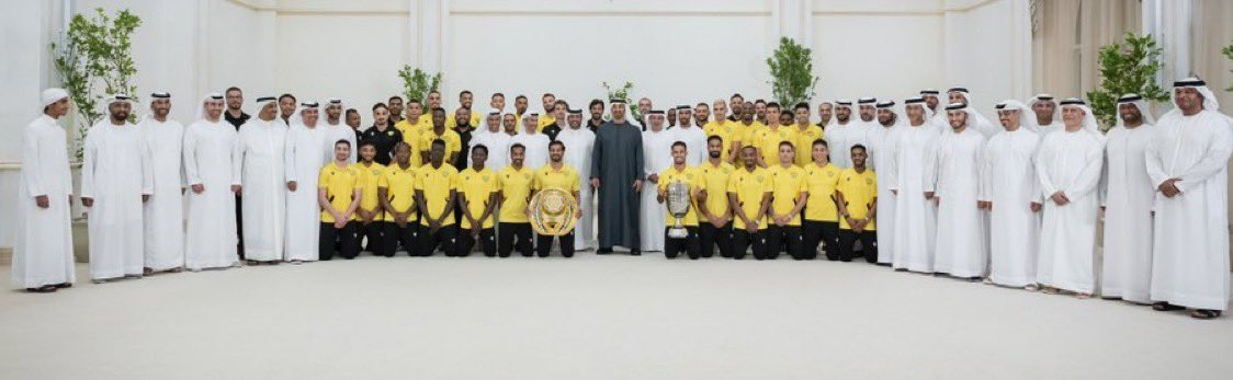 _iihx25's tweet photo. سمعت عن أجمل ختامية للموسم؟
هذي هي 🫵

الوصلاوية يستحقون استقبال سيدي محمد بن زايد
هنيئاً لكم 💛🏆 https://t.co/iAM9JaELlb
