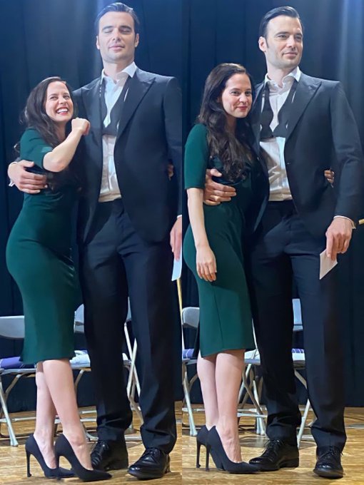 ShoorveerLive's tweet photo. 10 Body Language Signs: A Woman Is Interested in You —

If a woman genuinely likes you, she will let you know in this way.

Check Thread 👇🏻 https://t.co/39JvSkrDaW