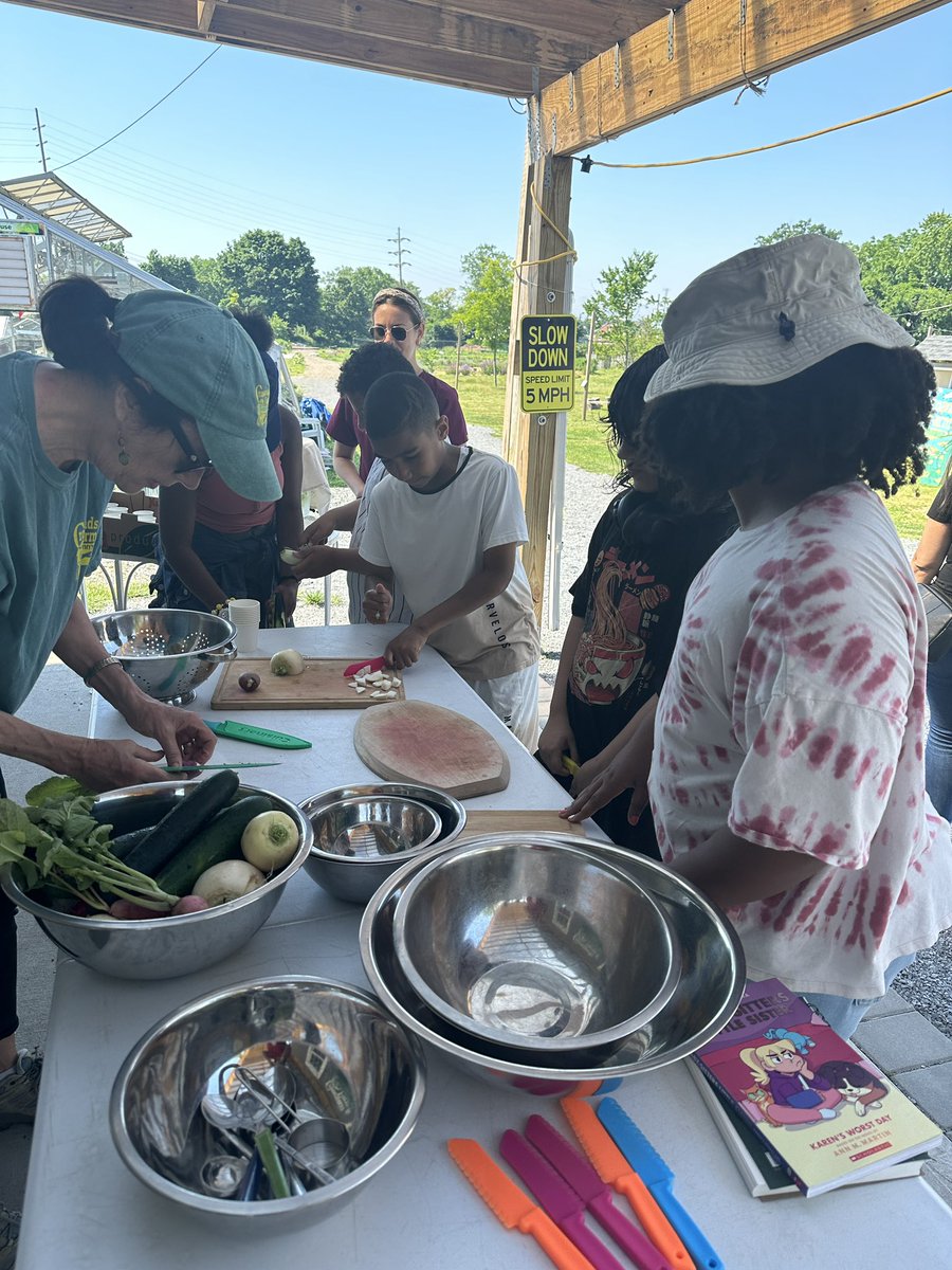 Harvest day! <a href="/xroadsfarmliny/">Crossroads Farm</a> <a href="/Dvandodge/">Danielle Dodge</a> <a href="/HowellRoadVS13/">Howell Road Elementary School</a>