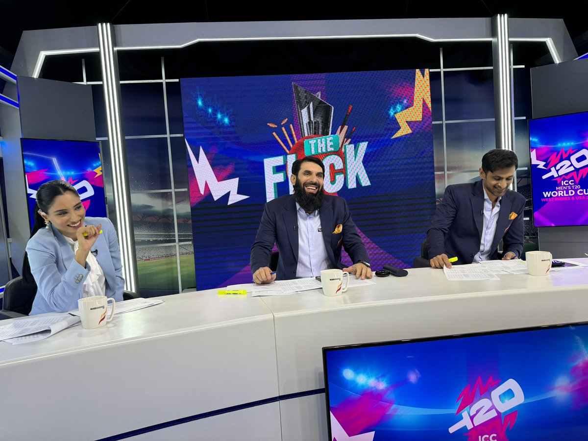 ZAbbasOfficial's tweet image. The days are going by rather quickly when you have this crew with you! @TenPakistan #ICCT20WC #TheFlick