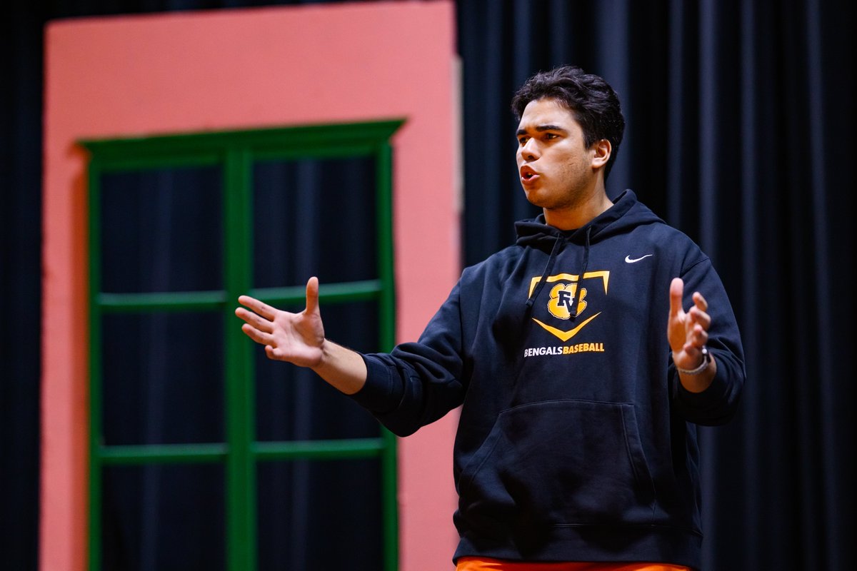 WCPSS's tweet image. Meet the senior in the bengal suit, Ralph Philips! 🐾🐯

Known as "Mr. Fuquay," Ralph has embodied the Bengal spirit of his town &amp;amp; school with his infectious enthusiasm &amp;amp; positive attitude throughout high school.

Get to know this @FuquayVarinaHS senior: wcpss.net/Page/57891