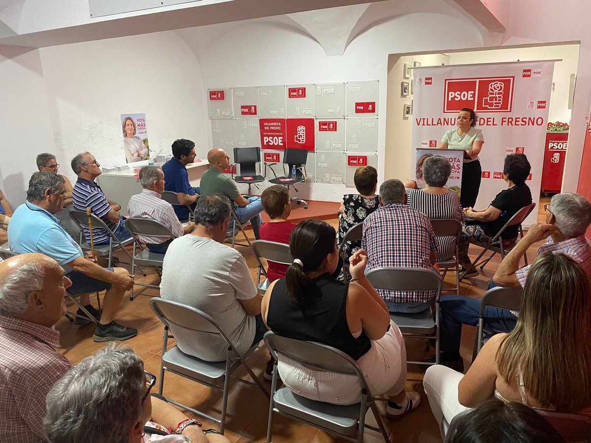 PsoeBadajozCEP's tweet photo. “Una alta participación en Extremadura sería un patrimonio político que podríamos explotar los próximos años en Europa”
🗣️ @NachoSAmor
📸 Hoy hemos tenido acto en #Calamonte, #Almendral, #Alburquerque, #VillanuevaDelFresno https://t.co/HLTSnk4xW5