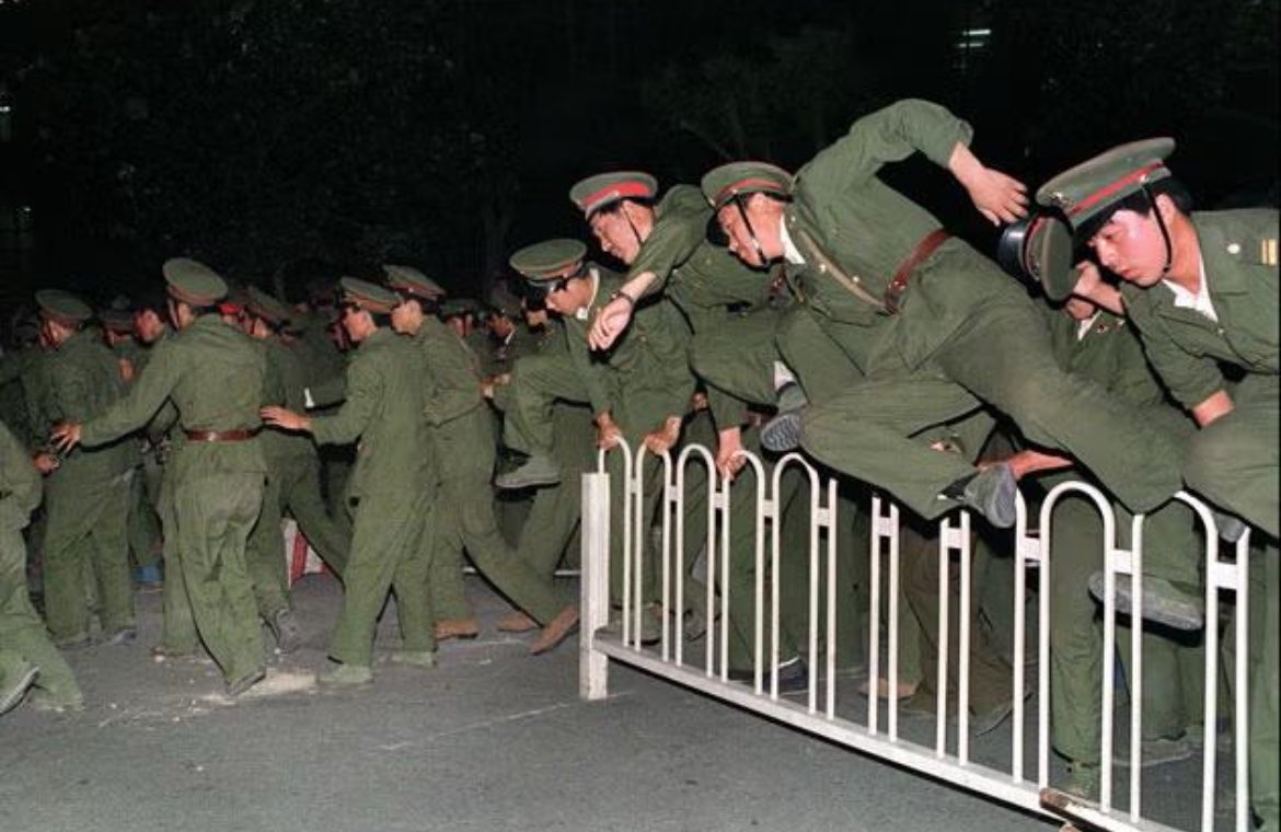 BeatsOrg's tweet image. Never Forget : The Victims of the Tiananmen Square Massacre ,
June 4th 1989

BEATS remembers those on June the 4th who died, were injured, who were jailed or had to go into exile because of the Tiananmen Square protests and it’s subsequent massacre