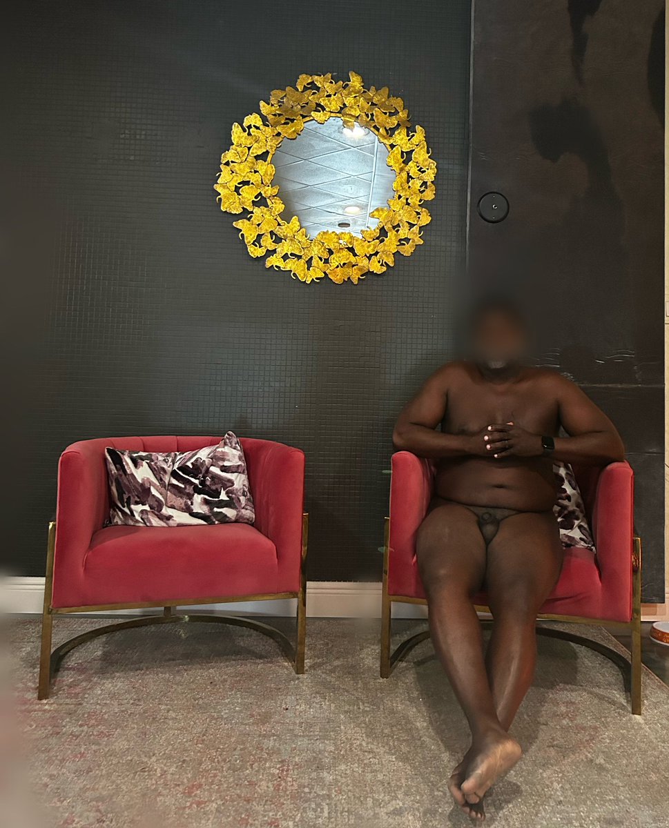 streakingbair2's tweet photo. Just relaxing. workout. #nude #nudism #naturism #nakedworkout #blacknudist #blacknaturist #blacknudism #nakedprogress #gains #lockerroom #black_nudist #sauna #nakedsauna #postworkout #recovery #relaxation https://t.co/MGH1Cz5fHP