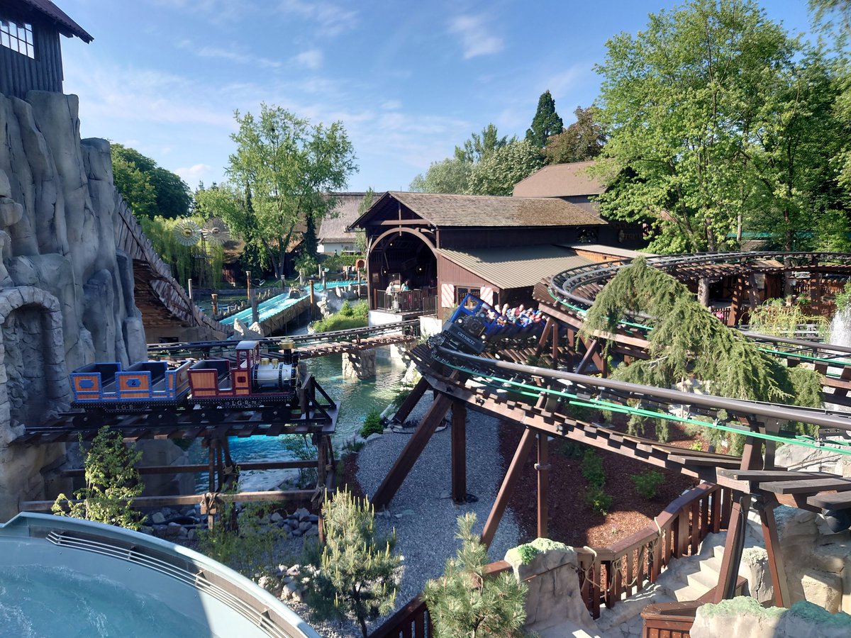 maxm097's tweet photo. Nach langer Zeit mal wieder im Europa Park gewesen. Der letzte Besuch war im Winter 2019. War ein schöner Tag 1 von 3. Der neue Enzian hat zwar keine Grotte mehr, aber ich finde den Sitzkomfort deutlich besser. PCP Check 918 https://t.co/AeroDPEEyY