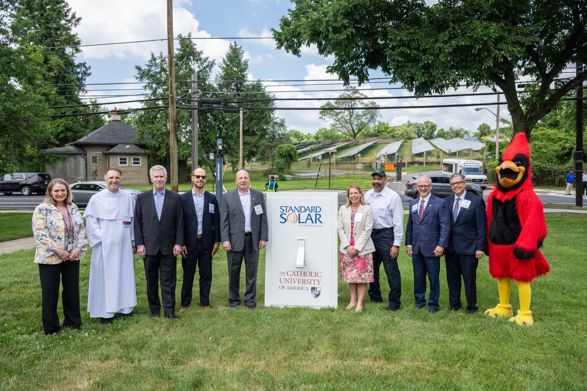StandardSolar's tweet image. Yesterday @CatholicUniv celebrated the completion of its 7.5 MW West Campus Solar Array developed in collaboration with Standard Solar!  #solarforschools #communitysolar #urbansolar 

hubs.li/Q02zyc590