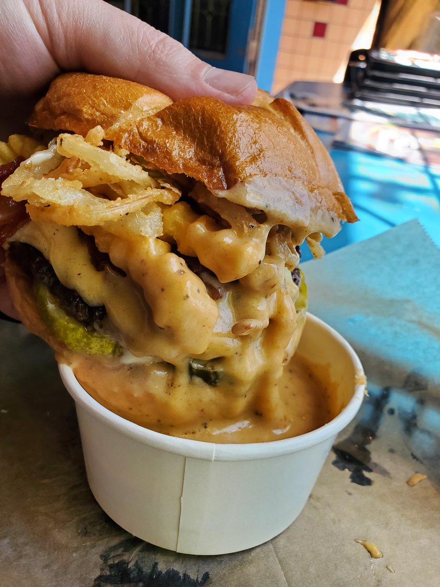 LUCKYSROADSIDE's tweet photo. Nothing better than a delicious Boomshakalaka burger dunked in our Main Street Cheeese Sauce on National Cheese Day, trust us, we're experts. 🧀🧀🧀

Here 5pm-10pm come check us out🤙🤙 https://t.co/sPlqJ5N0Xm