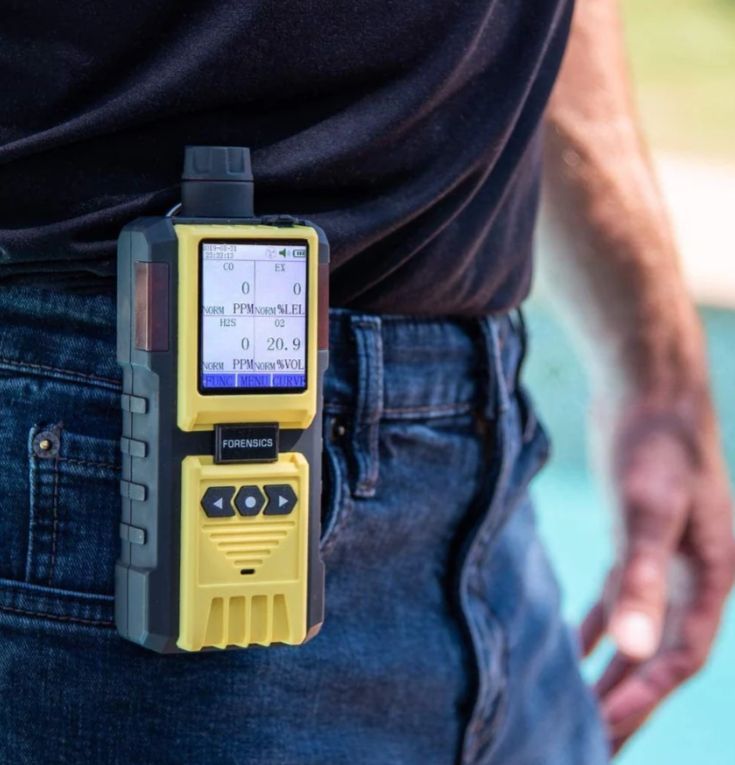 COForensics's tweet image. Top-tier industrial 4-gas detector: built-in pump for fast, continuous monitoring of confined space safety. #4GasDetector #ConfinedSpaceSafety #IndustrialGasMonitor #ContinuousSampling #AirQualityTesting