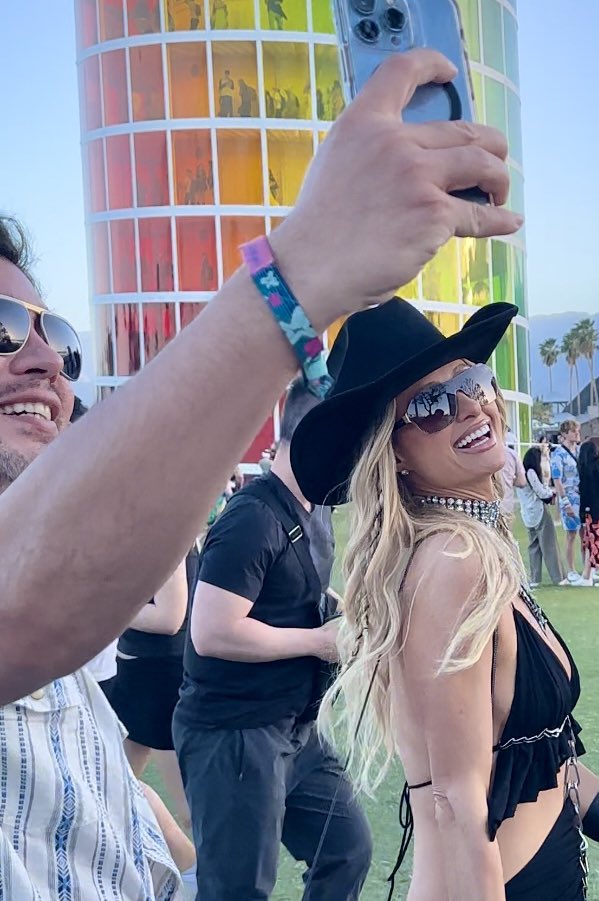 rodolfomolinv's tweet photo. @ParisHilton #infinteicon #coachella2024 #tbt #sliving #thatshot https://t.co/0K4cVMncWb