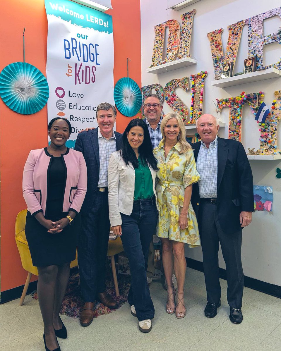 The BoDs of The Charlotte Merchants Foundation visited @ourBRIDGEkids! I LOVE having closer relationships w funders, the ability to answer questions and talk together about the work we do everyday and why we do it 🙌🏼 Thanks FFTC for coordinating ✨
 #Charlotte #philanthropy