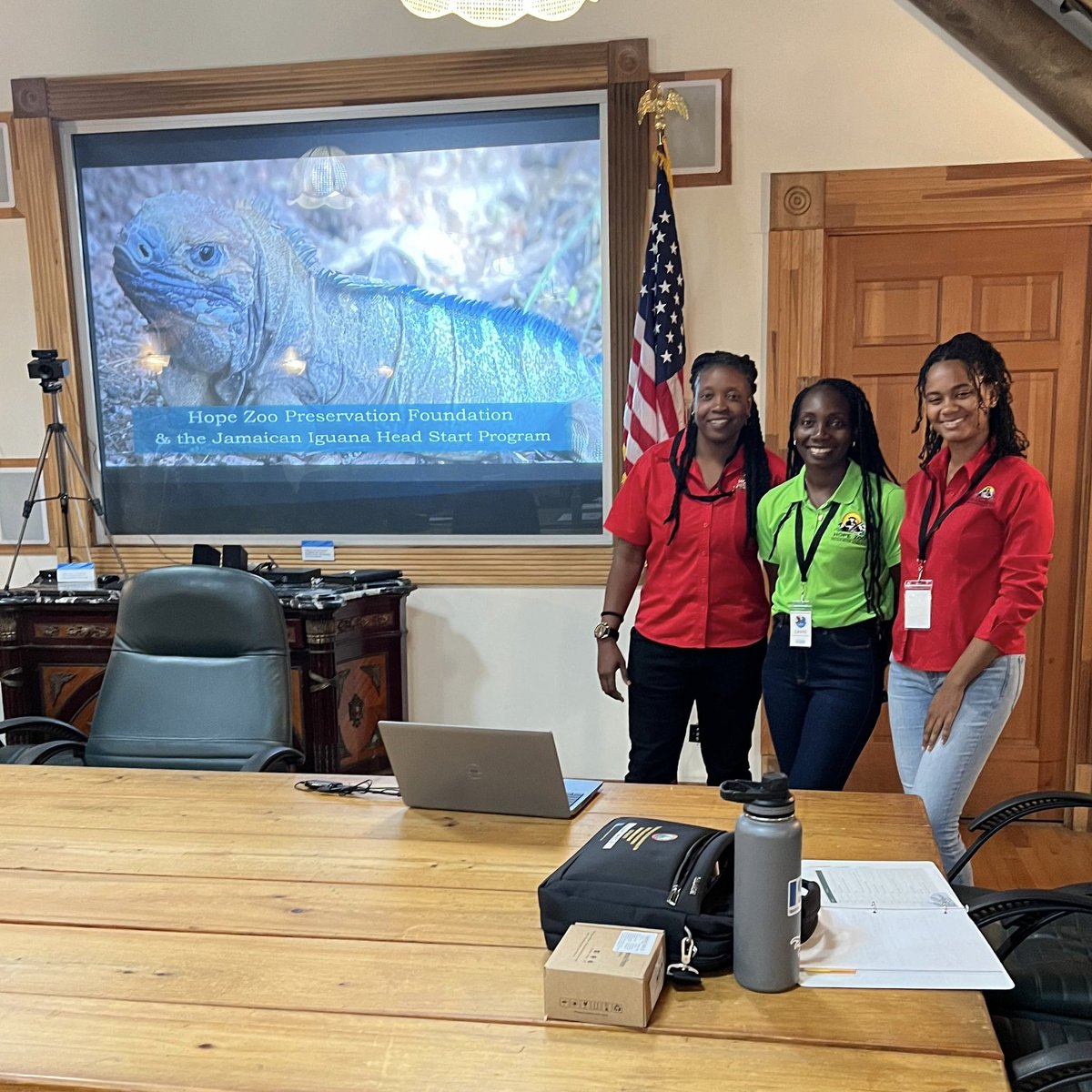 HopeZooKingston's tweet photo. This is exciting! 3 of our zoo animal care staff are currently in the USA for a training program at @jacksonvillezoo in Florida πΊπΈ This is part of a Educational Exchange program hosted by Jacksonville Zoo & Gardens π€
An amazing professional development opportunity for all! https://t.co/Lbs4mG59hP