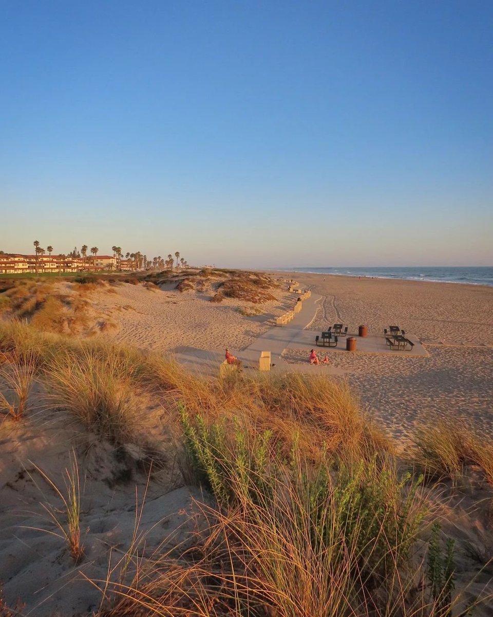 Looking for a California adventure beyond its gateways? Sample farm-to-table cuisine, craft wine and beer, and natural beauty in 3 midsize cities: San Luis Obispo, <a href="/VisitOxnardCA/">Visit Oxnard</a>, and @VisitAnaheim.

Details in @SeattleMag: bit.ly/3Ko63Ll

📷 postcardsandpassports on IG