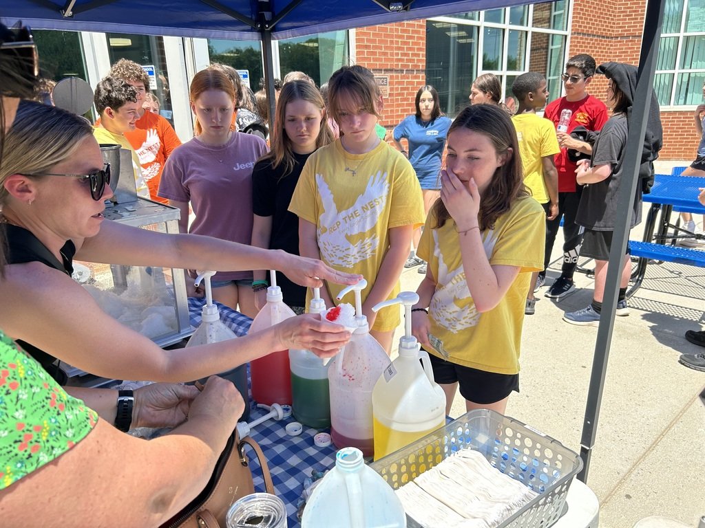 GMSEagles's tweet photo. 6th and 7th grade field day was so much fun! There were a wide range of indoor and outdoor activities, snow cones and popcorn, tie dying shirts and other fun art activities,  and maybe even a pie or two thrown in Mr. Mason's face! https://t.co/68ZXTXnjmR