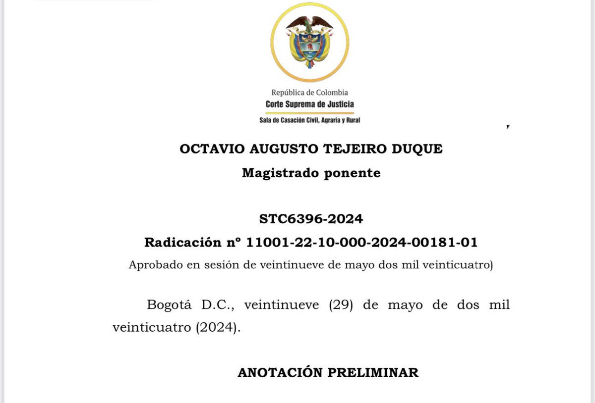 jairoparrac's tweet photo. OJO. IMPORTANTE DECISIÓN SOBRE LAS PRUEBAS DE OFICIO (STC6396-2024): Cuando a pesar de la iniciativa de las partes a fin de acreditar la ocurrencia de los hechos que les interesa, tal actividad deje zonas de penumbra, deberá el juzgador hacer uso de sus facultades oficiosa en esta materia con el propósito de esclarecerlas. 

Por lo tanto, la facultad del juez de decretar pruebas de oficio debe garantizar el derecho de defensa, así como la igualdad y la lealtad procesal, para evitar que las partes sean sorprendidas y la negligencia en la actividad probatoria no sea subsanada por la actuación judicial.

Ese deber del juez de decretar pruebas de oficio se transforma en obligación cuando el legislador así lo contempla. Ejemplo de ello, entre varios asuntos, es precisamente lo que dispone el artículo 397 del Código General del Proceso cuando en relación con el proceso de alimentos señala que el «juez, aún de oficio, decretará las pruebas necesarias para establecer la capacidad económica del demandado y las necesidades del demandante, si las partes no las hubieren aportado»

Ahora, resulta importante recordar que la falta de decreto de pruebas obligatorias o el incumplimiento del deber de incorporar al juicio evidencias de oficio -cuando se adviertan zonas de penumbra- generan dos errores distintos, que se materializan en la sentencia.

Ciertamente, el primer fenómeno es sancionado con nulidad, en la medida en que «[e]l proceso es nulo, en todo o en parte, (...) cuando se omite la práctica de una prueba que de acuerdo con la ley sea obligatoria” (Art. 133, num. 5°, ib.). Suceso que se concreta cuando el juez emite fallo sin haber respetado la regla probatoria.

Algo similar sucede cuando el funcionario judicial omite su deber de decretar de oficio medios de convicción ante zonas de penumbra, pero en este caso se evidencia un error de derecho al inobservar una norma de carácter probatorio (art. 170 CGP). Fenómeno que, a su vez, se consuma con el veredicto en el que se resuelve sobre las pretensiones y excepciones de mérito.

En definitiva, la opinión de la Corte sobre el decreto oficioso de pruebas respecto de la configuración de un error de derecho o nulidad (o defecto procedimental en el campo de lo constitucional), por la omisión en el cumplimiento de ese deber/obligación por parte del juez, exige, además de la adecuada actividad e iniciativa probatoria de las partes, la presencia de alguno los siguientes supuestos:

a. Que sea exigible del juzgador, con el propósito de procurar la tutela judicial efectiva, poner en claro espacios oscuros del litigio. Es decir, superar la duda que la iniciativa probatoria de las partes ha dejado frente a uno o varios de los supuestos de hecho de las pretensiones o excepciones de mérito.

b. Cuando la práctica de la prueba sea un imperativo legal.

c. Cuando se requiera a fin de evitar nulidades o fallos inhibitorios.