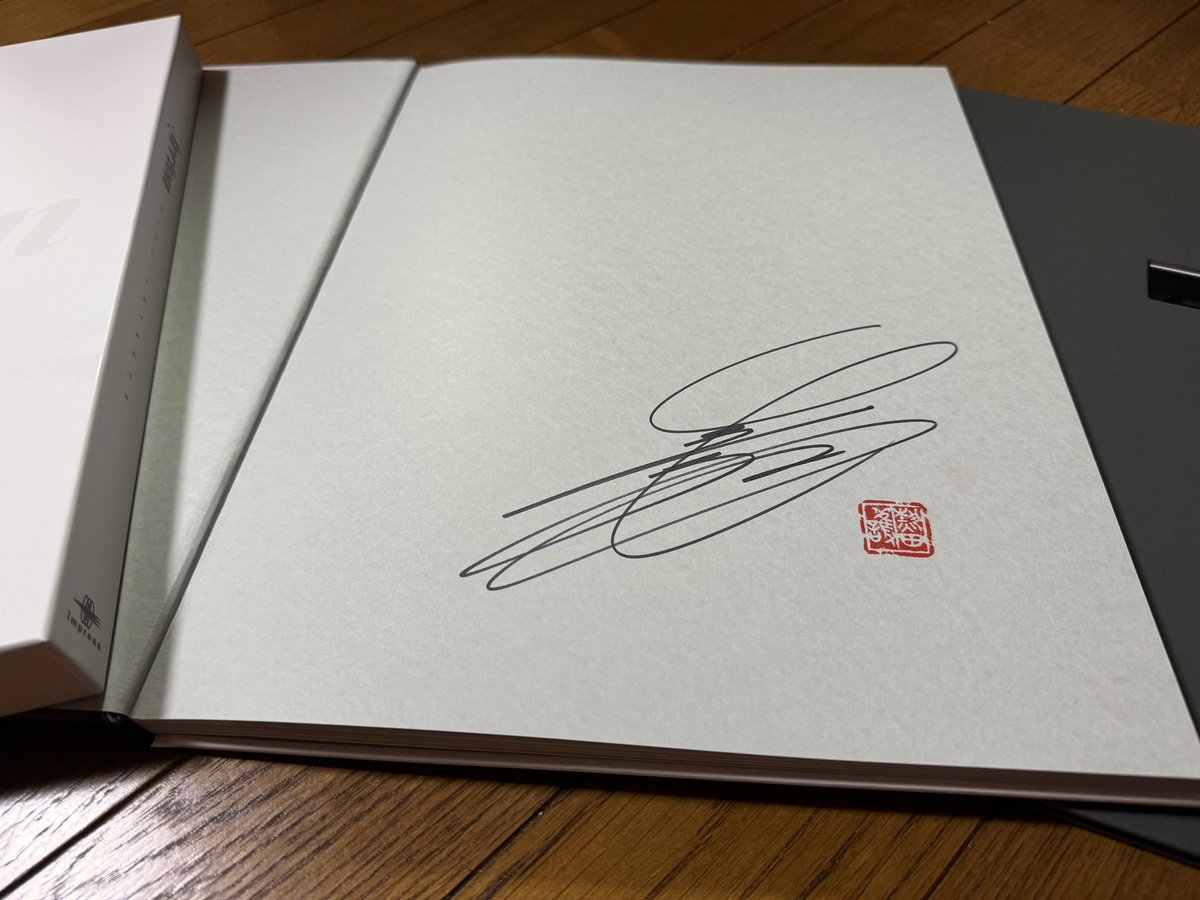 PeteunderMoon's tweet photo. #Ayrton
#熱田護
#MamoruAtsuta
昨日、グランプリさんから“Ayrton”届きました！😊
F1パイロットの顔をした精悍なセナ
躍動するマシン
素晴らしい景色のサーキット
その中でも、自分の琴線に触れたのは、
オフショットの中の一枚の
少しはにかんだような笑顔のセナ
↓ https://t.co/Xc3Z8Qg408