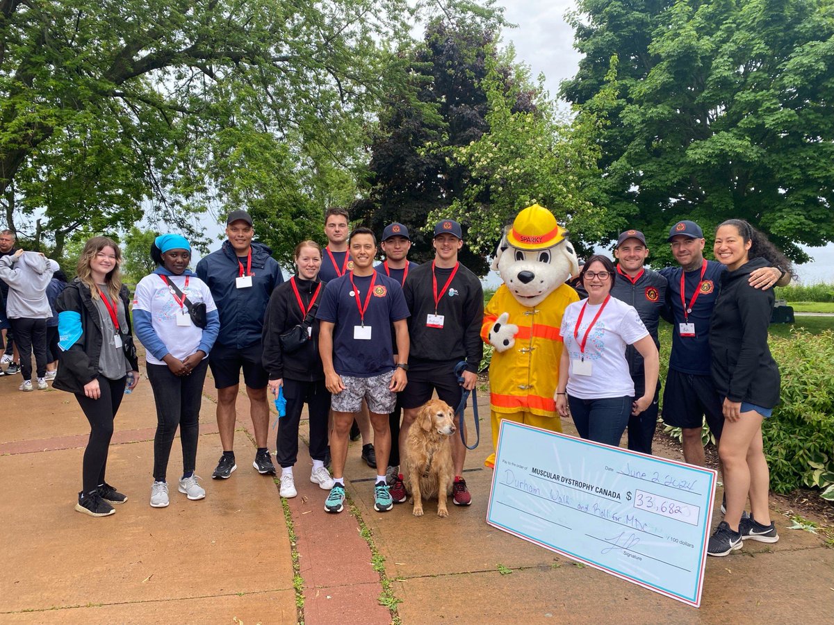 ajax_fire's tweet photo. This past Sunday, our #AjaxFire recruits and Sparky the Fire Dog attended the Durham 'Walk and Roll' event with representatives from Muscular Dystrophy Canada.
 (Durham) @MD_Canada  @TownOfAjax  @Sparky_Fire_Dog https://t.co/SyJ675qvxV