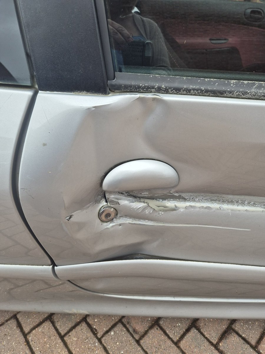missfortytwo's tweet photo. After the horrid crash ... today a new door was delivered by the company who caused it ... well second hand &amp; needs a lot of labour to swap it over &amp; the guy was a complete c**t ... but hopefully this will fix it ... #cars #sendwine #sendvodka xx https://t.co/Q8RBEwX3Bk