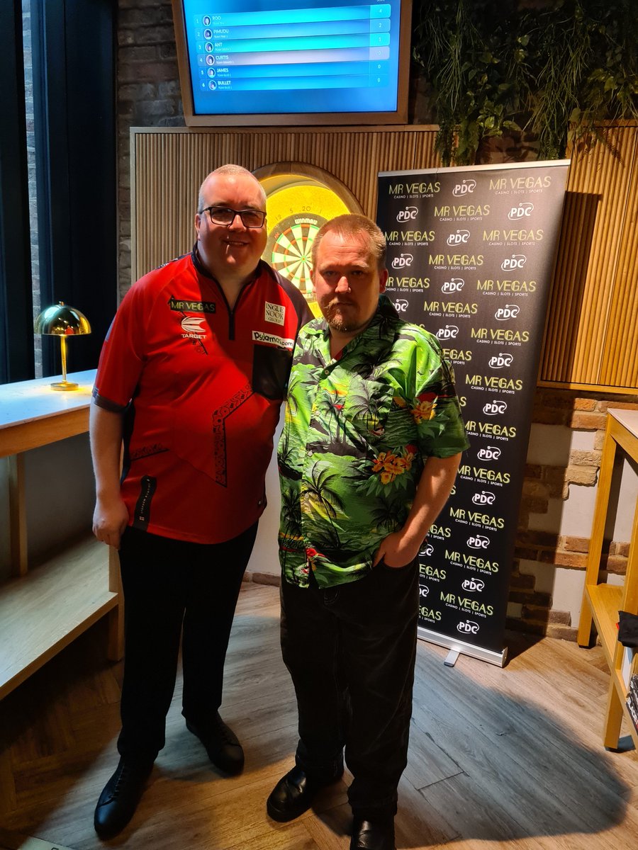 curtanator's tweet photo. Would like to say massive thank you to @OfficialPDC @MrVegas_Casino and @sbunting180  for the evening in beat the bullet challenge was once in a lifetime opportunity and will never forget this. Thank you https://t.co/hvZOufUq2U