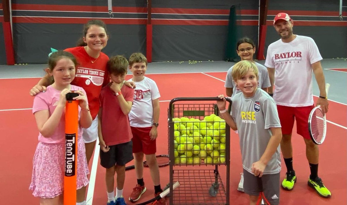 BaylorCamps's tweet photo. A little rain doesn’t slow Baylor Tennis camp down. Always learning, always having fun!! 🎾🙌🎾 https://t.co/dozrb9nPlL