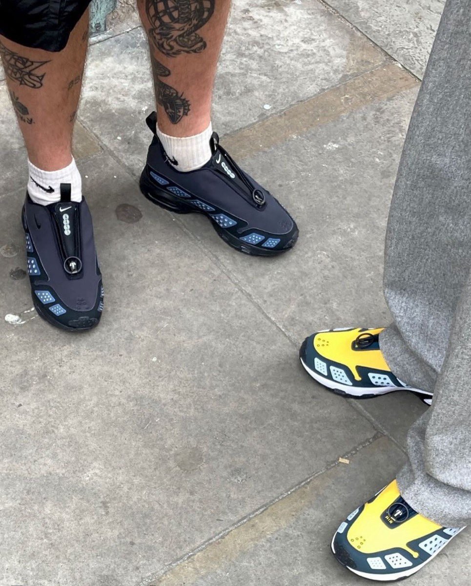 JustFreshKicks's tweet photo. In Hand Look at the Nike Air Max Sunder releasing Fall 2024 https://t.co/IcNH8WjGtL https://t.co/S6K6iwGgOr