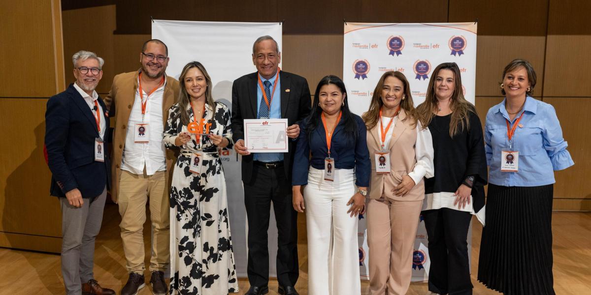 Andesco1's tweet photo. #CreandoProgreso | Nuestra empresa afiliada @SomosTripleA fue reconocida como una de las mejores empresas para que las mujeres trabajen según @GPTW_Colombia, además de recibir la Certificación en el Nivel A de Excelencia como Empresa Familiarmente Responsable.
La operadora de servicios públicos de Barranquilla y 14 municipios del Atlántico se destacó por su compromiso con la implementación de políticas y prácticas orientadas al desarrollo y el crecimiento de las mujeres.
Por otro lado, la empresa también fue reconocida por su enfoque en promover una mejor calidad de vida para sus colaboradores, la inclusión social y la competitividad empresarial. La certificación del modelo de gestión de Empresa Familiarmente Responsable (EFR) en 2024 destacó el compromiso continuo de la compañía con el liderazgo humanizado y el desarrollo integral de sus empleados y sus familias.