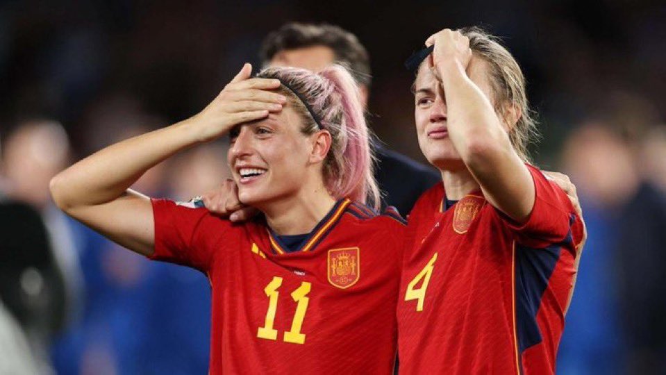 Que espera RFEF para ponerles una estatuas a Alexia Putellas y Irene Paredes?Se han puesto equipo a la espalda en el campo y fuera de el. 
Hoy 2 goles de Irene con 2 asistencias de Alexia.
España tiene 1 mundial,1 nations y se van a los juegos y Eurcopa. 
Sin ellas IMPOSIBLE ©️©️