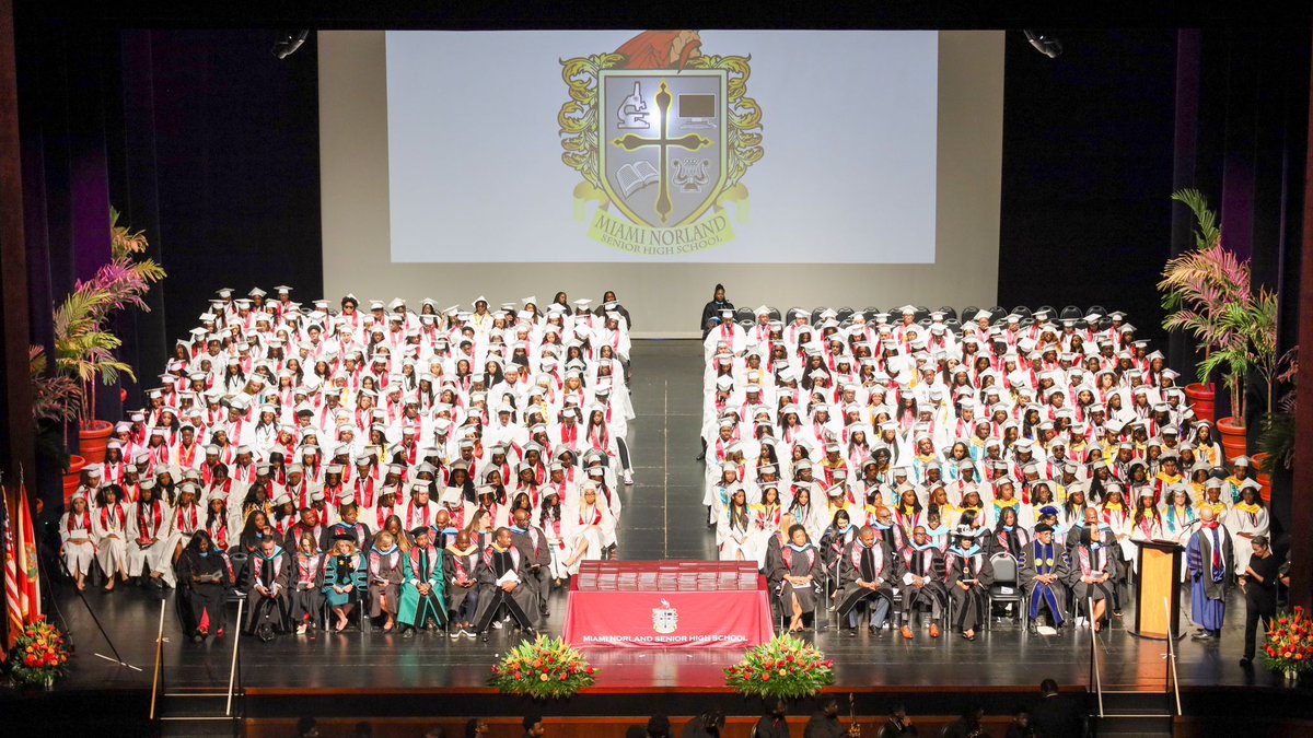 SuptDotres's tweet photo. I congratulate the #Classof2024 from @MiamiNorlandSHS! Your hard work and resilience have brought you to this joyous occasion. May your future be filled with successes and opportunities. #GraduationMagic #Alumni305 #YourBestChoiceMDCPS https://t.co/QFEMtbUjgl