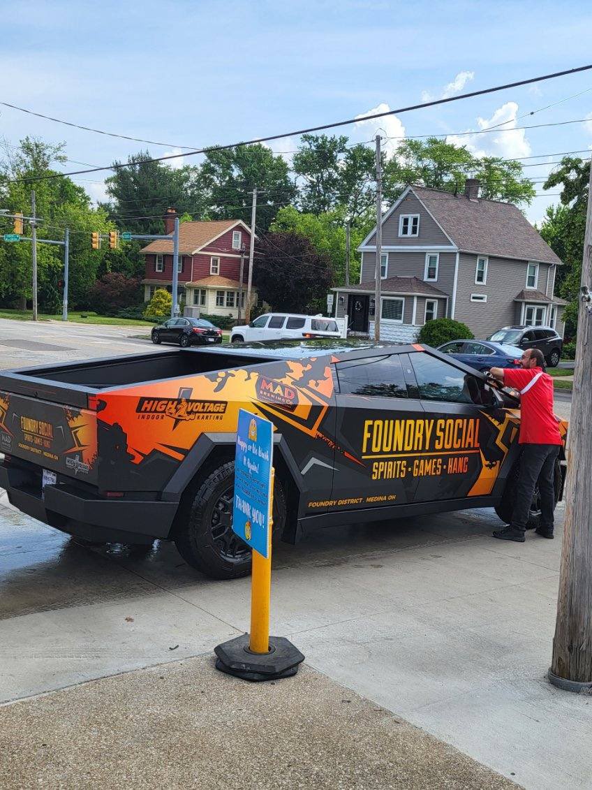 BSW_Car_Wash's tweet photo. Washed our first cyber truck ✔️⁣
Fellow local business ✔️⁣
New monthly unlimited wash member ✔️⁣
⁣
Thank you @foundrysocialoh for trusting and supporting our Medina family owned and operated car wash! 🫶🏻🚘💦 https://t.co/k2EZtwzKu5