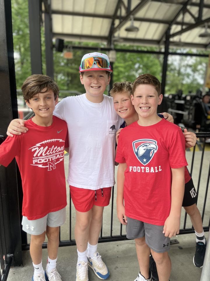 2031Eagles's tweet photo. Milton Junior Eagle Feeder day at Six Flags! https://t.co/HE97W6dAXt