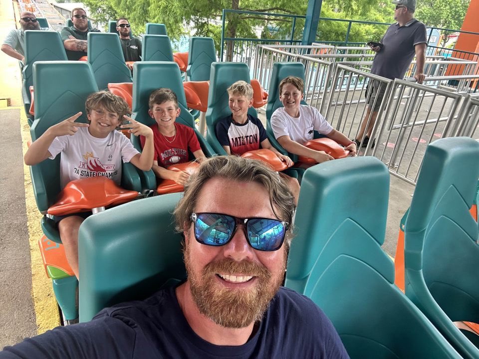 2031Eagles's tweet photo. Milton Junior Eagle Feeder day at Six Flags! https://t.co/HE97W6dAXt