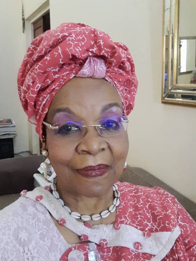 Trouver l'équilibre dans la vie, c'est comme marcher sur un fil tendu entre le passé et le futur, en savourant chaque instant présent. Jaë L Phania

Belle soirée 

MOM ✊🏿❤️