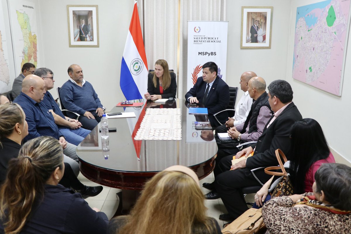 mariatbaran's tweet photo. Recibí al director del Hospital de Limpio, Dr. Julio Pratt; así como a miembros de la comisión directiva del sindicato, a fin de dialogar sobre el funcionamiento de la red de servicios en Limpio y plantear soluciones que garanticen una atención de calidad  a todos los usuarios. https://t.co/vA5I2LcEVW