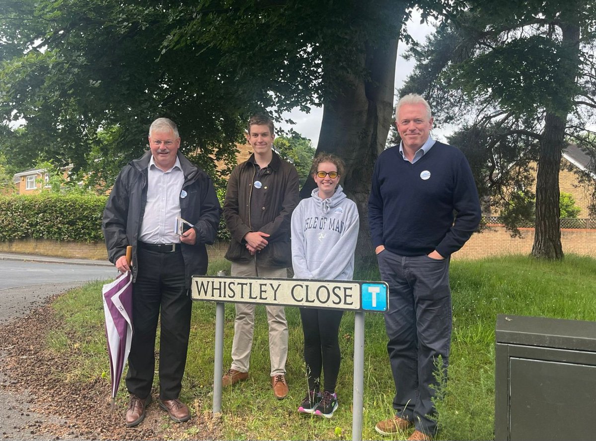 JamesSunderl's tweet photo. Great to be out today in #Bullbrook, #Warfield and Harmans Water. Lots of positive discussions with residents @Conservatives https://t.co/jXROkRZwAA