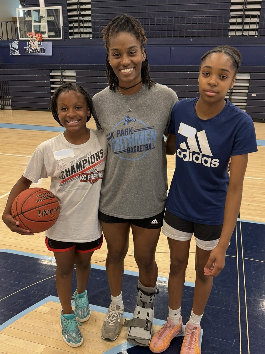 Oak Park Women’s Basketball tweet media