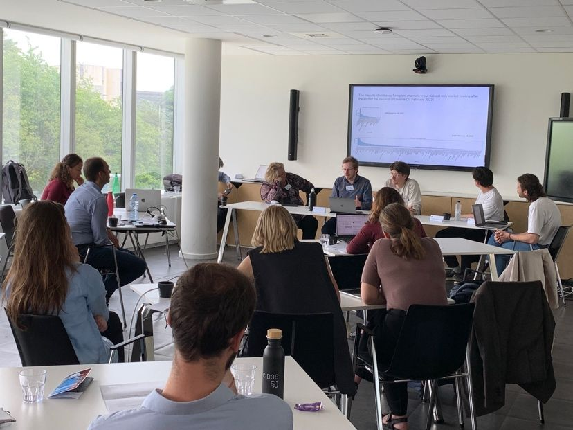 DE-CONSPIRATOR tweet media