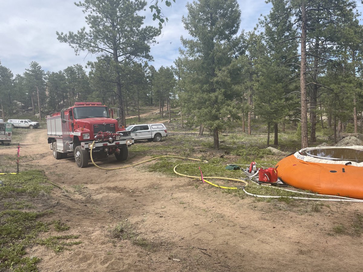 North Fork Tender 1271 filling porta-tanks in Preparation for the #greenmountainrx