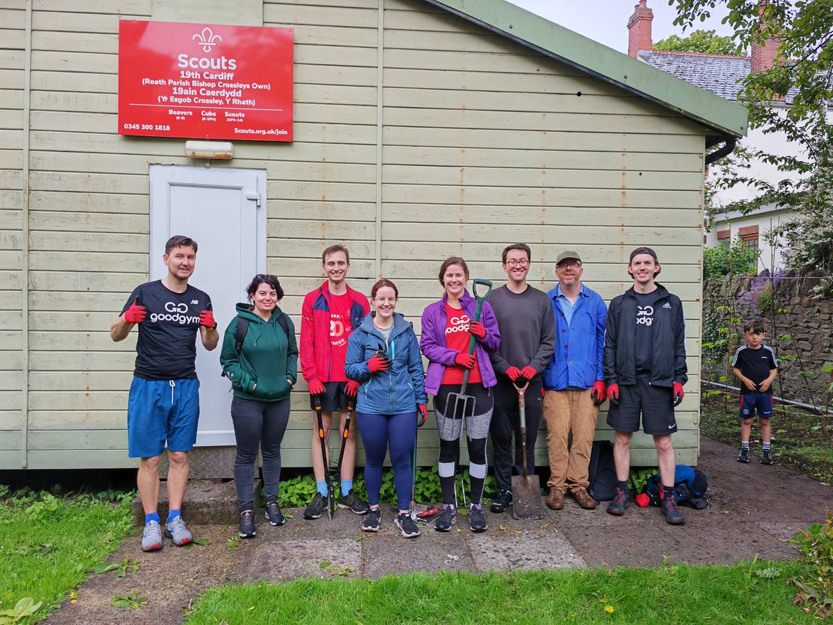 GGCardiffVale's tweet photo. All gloved up and ready for volunteering, helping the scouts to get growing in their new veg patch. https://t.co/ihmZgaOZHQ