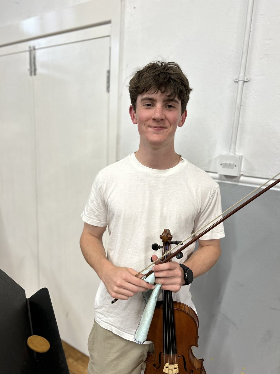 SkinnersOrch's tweet photo. A great rehearsal tonight with our soloist Mr Noah Csillag. https://t.co/tWYBJeQiZr
