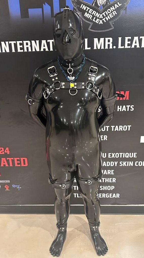 PupXems's tweet photo. Had a rubbery time IML. Gimp for use 😈 https://t.co/EK13SnVehk