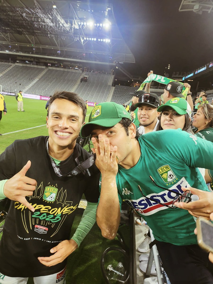escalera0708's tweet photo. 4junio 2023 🇳🇬 ⭐️ 
Inolvidable! Primer título internacional para el club de mis amores 🫶🏽
@clubleonfc https://t.co/yjfItJt2DK