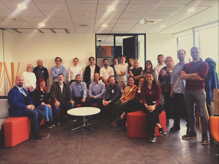 DE-CONSPIRATOR tweet media