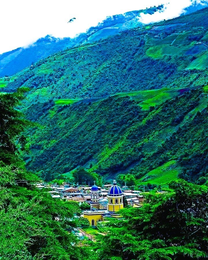 El Cobre, €Venezuela: El Cobre is a town in the Venezuelan Andean state of #Táchira. The town is the shire town of the José María Vargas Municipality
