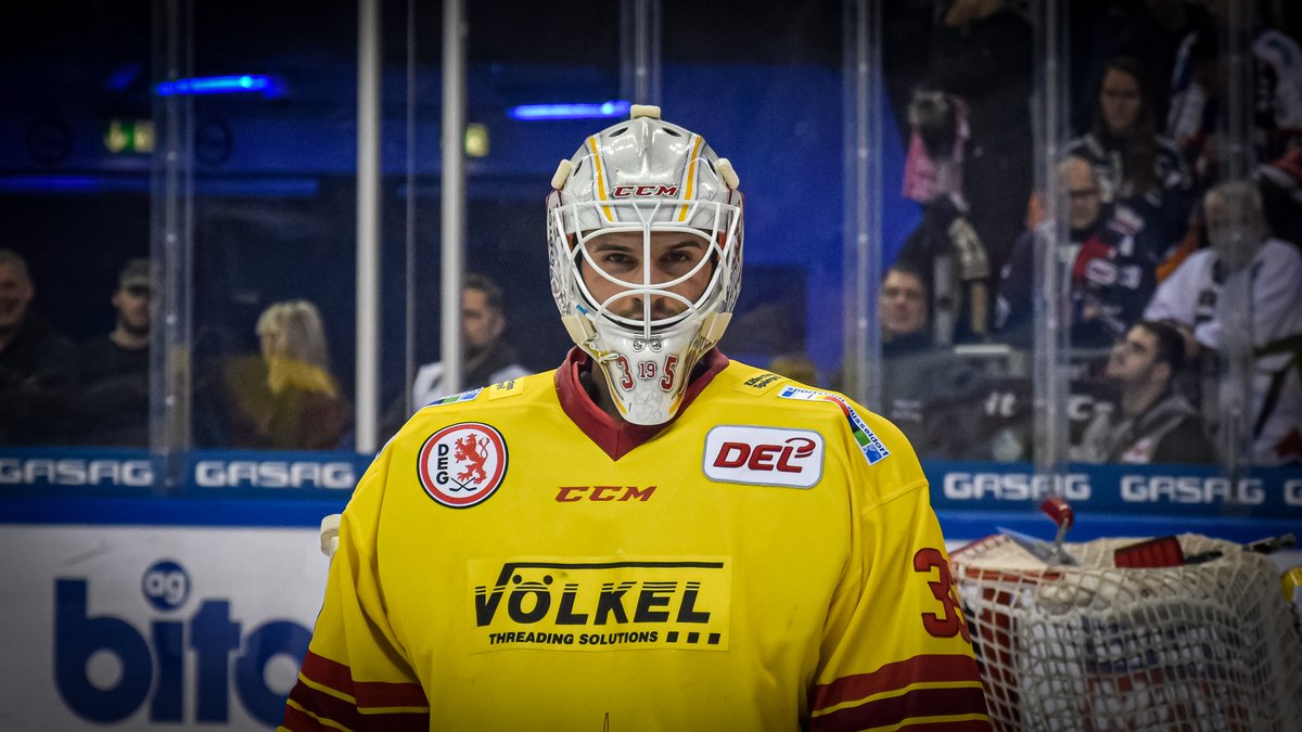 #OnThisDay

Am 5. Juni 2014 verpflichteten die Eisbären Berlin Goalie Mathias #Niederberger zum ersten mal.

#ebb #OTD #Hauptstadteishockey