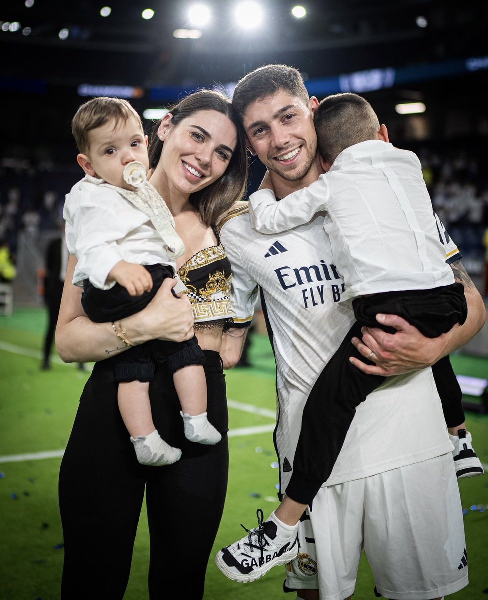 MadridXtra's tweet photo. The Valverde family. 🤍 https://t.co/bS8D752ayj