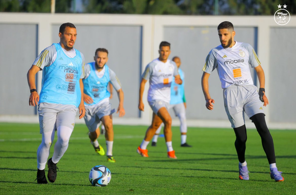 loeilteam's tweet photo. Le Boulot
Il est fréquent de voir des photos et des vidéos illustrant les préparations de l'EN 🇩🇿, diffusées à grande échelle. Cependant, force est de constater que le contenu des matchs laisse souvent à désirer, en particulier lors des débuts de rencontre. C'est 
1/6 https://t.co/ttkgENbXp0