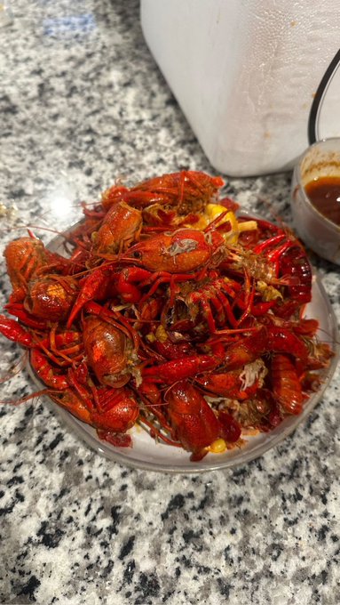 2 pic. Can’t stop thinking about the crawfish I had???? gonna need to make these again asap https://t